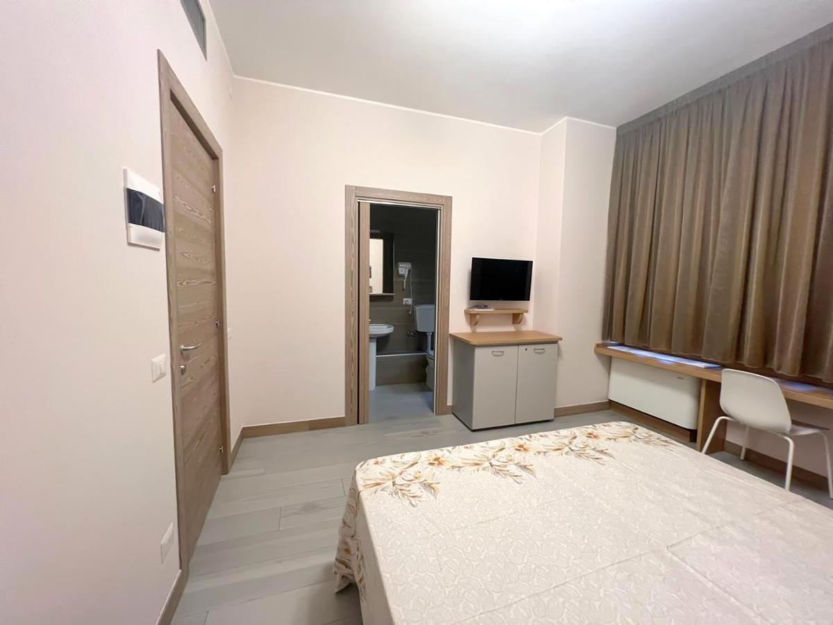 Sissi Comfort Rooms Foresteria Lombarda Монца Экстерьер фото