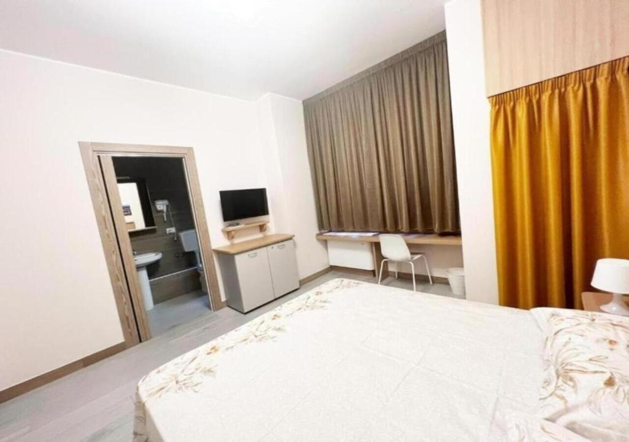 Sissi Comfort Rooms Foresteria Lombarda Монца Экстерьер фото