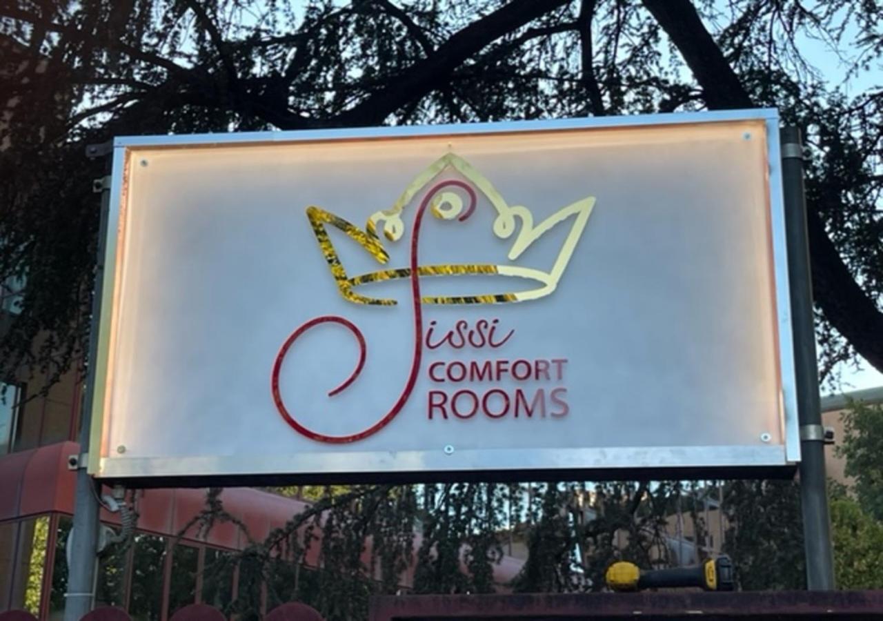 Sissi Comfort Rooms Foresteria Lombarda Монца Экстерьер фото
